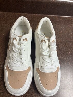 Vintage Havana White Sneakers with Beige Accents